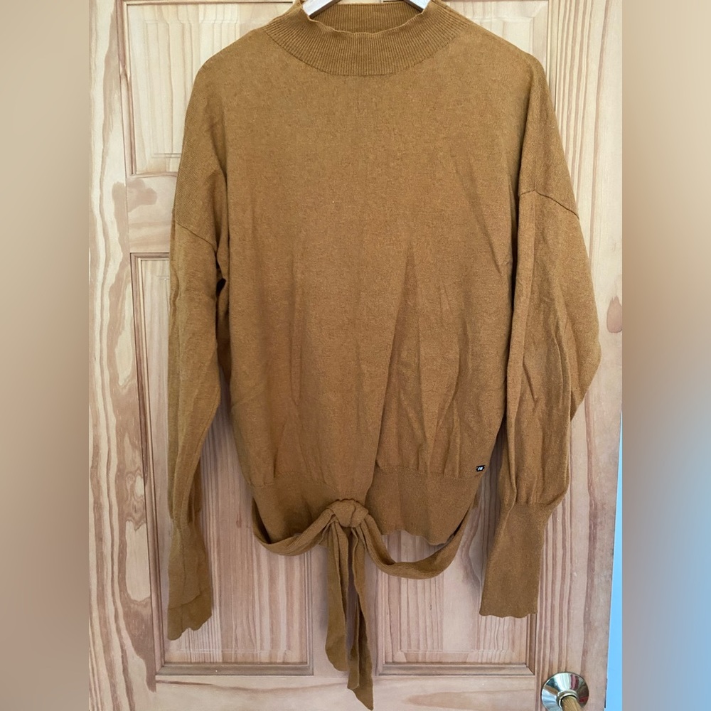 FIG light sweater